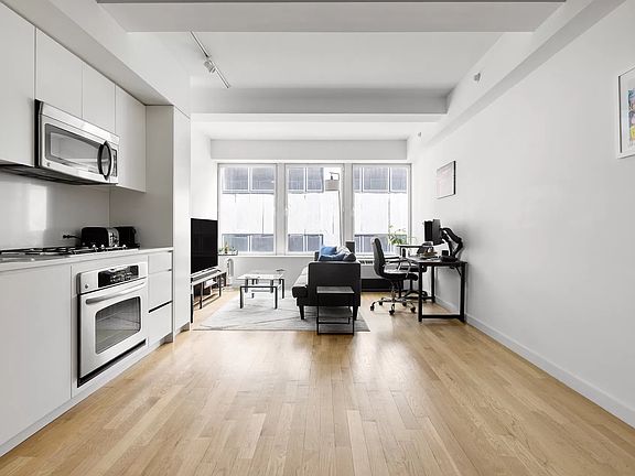 3rd image of 90 William St APT 11E