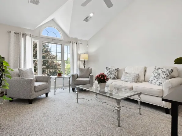 807 Old Country Rd #807, Wenham, MA 01984