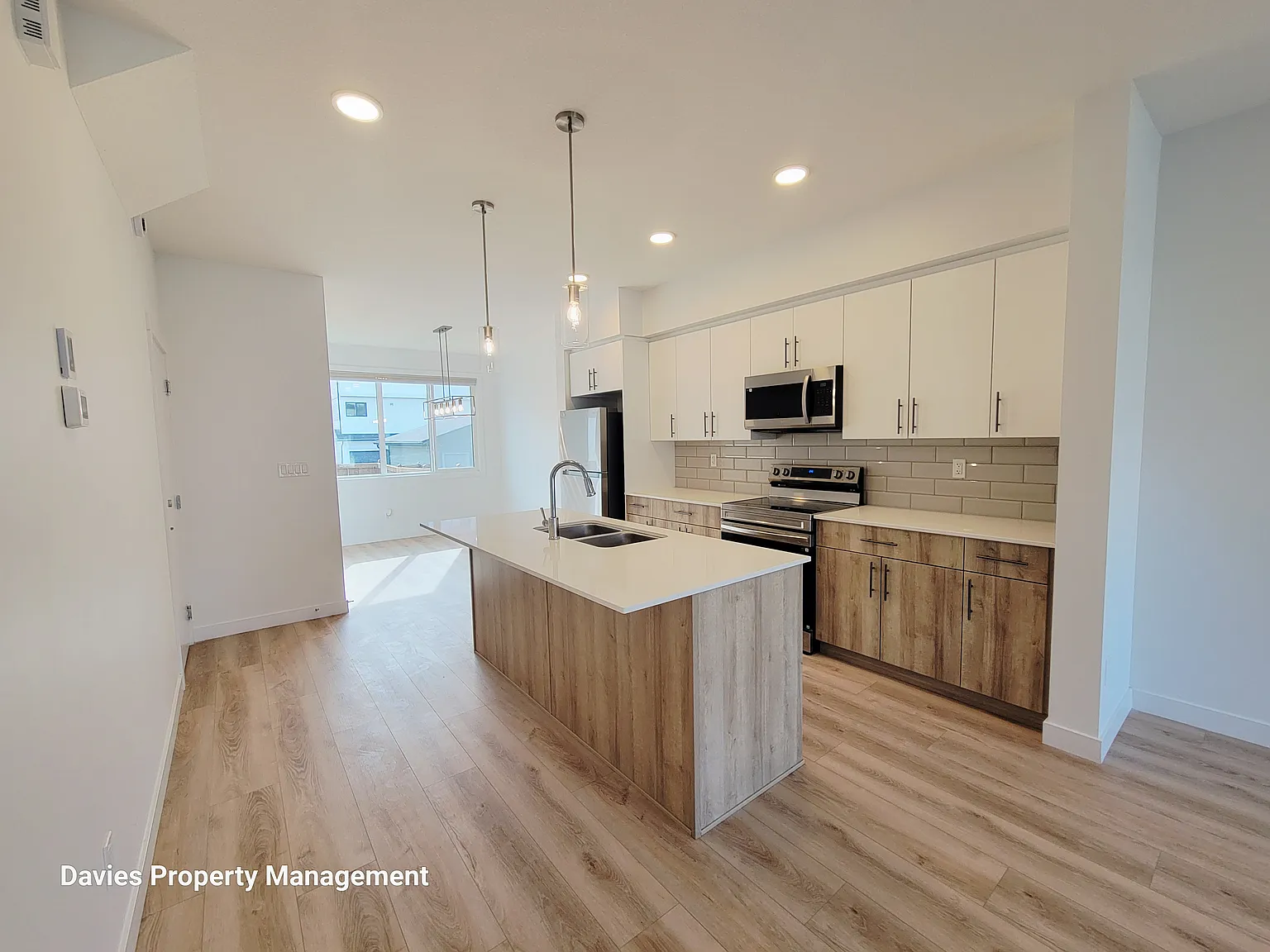 4677 177 Avenue NW - MAIN — Photo 3