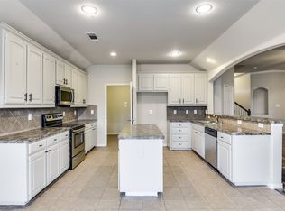 221 Wolf Dr, Forney, TX 75126