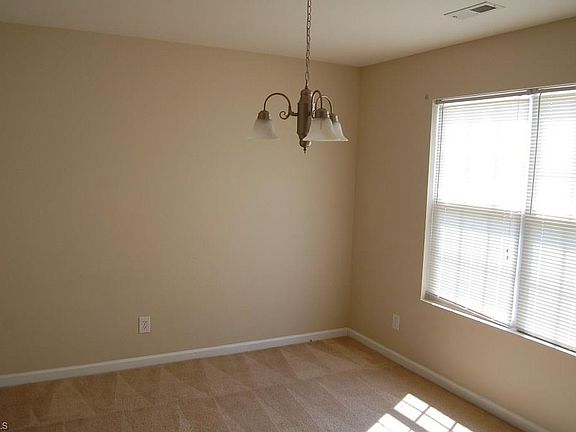 5th image of 148 Drewsbury Dr #A