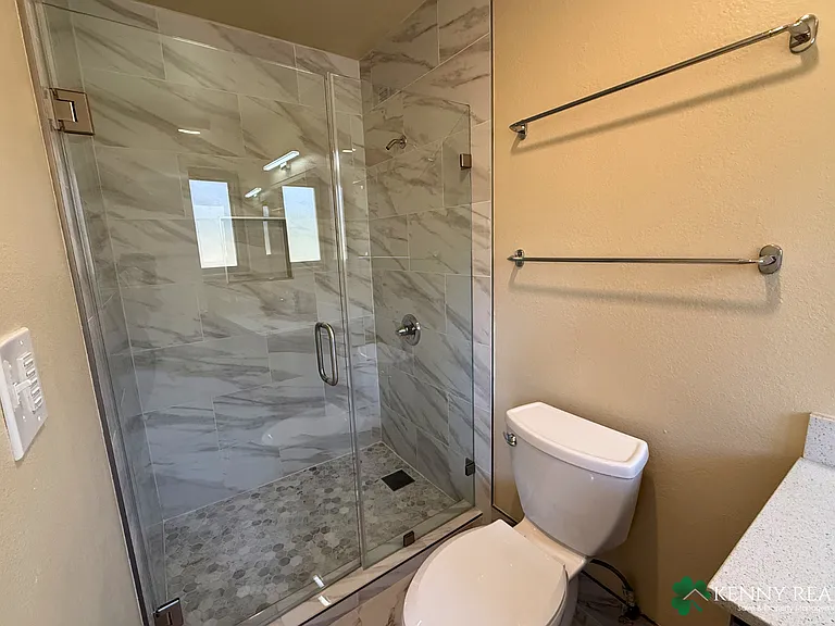 2504 Tipperary Ave — Photo 25