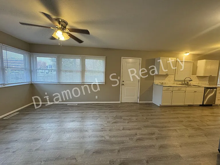 2202 S Prospect Ct — Photo 11