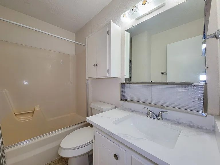 1815 Country Village Blvd — Photo 33