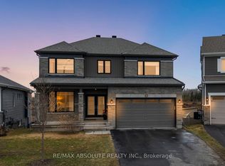 706 Parade Dr, Ottawa, ON K2S0Z4