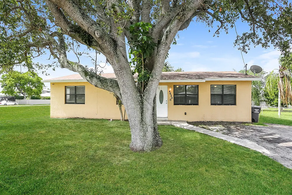 3 bed, 2.0 bath, 1325 sqft, $2,925 — Photo 1