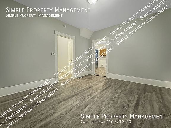 2nd image of 1572 Quarry Ave NW