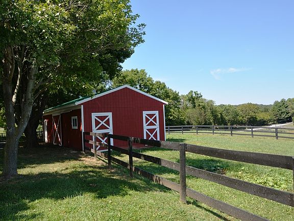3 Stall Barn