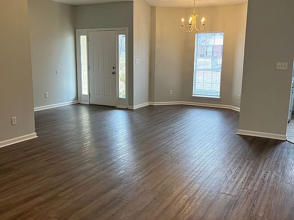 5th image of 242 Mayfield Dr