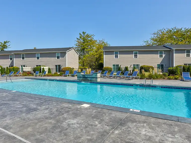 Woodridge Apartments — Photo 6