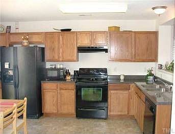 4th image of 504 Knightwood Dr
