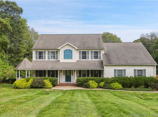 2 Glenvue Dr, Carmel, NY 10512
