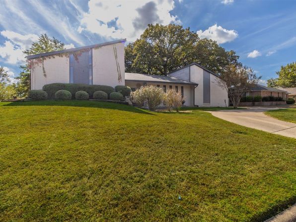 707 River Oaks Dr, Greenville, TX 75402