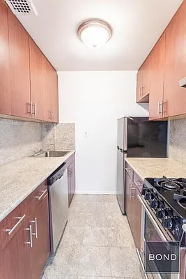 Rented by Bond New York | media 13