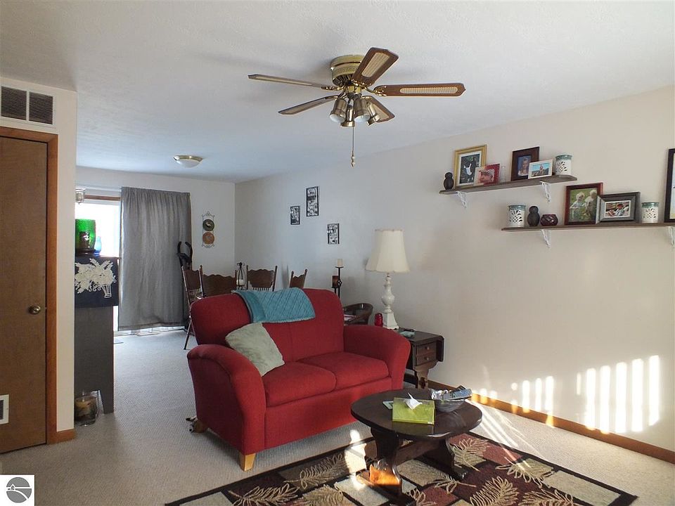 1st image of 19 Tibbets Lake Ln