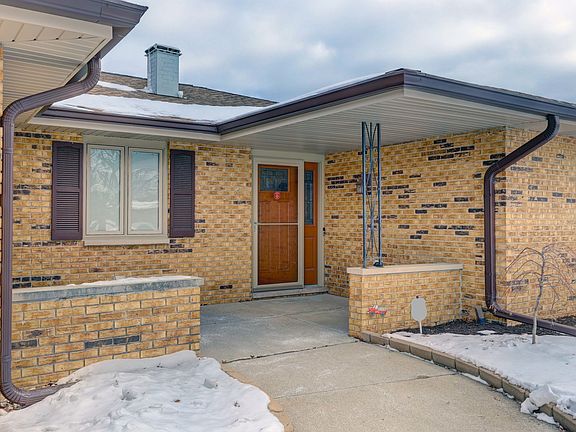 3rd image of 105 Glenridge Ln