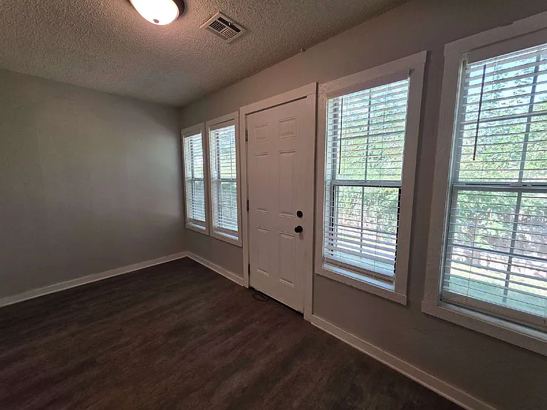 1008 Turtle Creek Dr — Photo 14