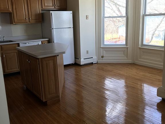 5th image of 11337 South St