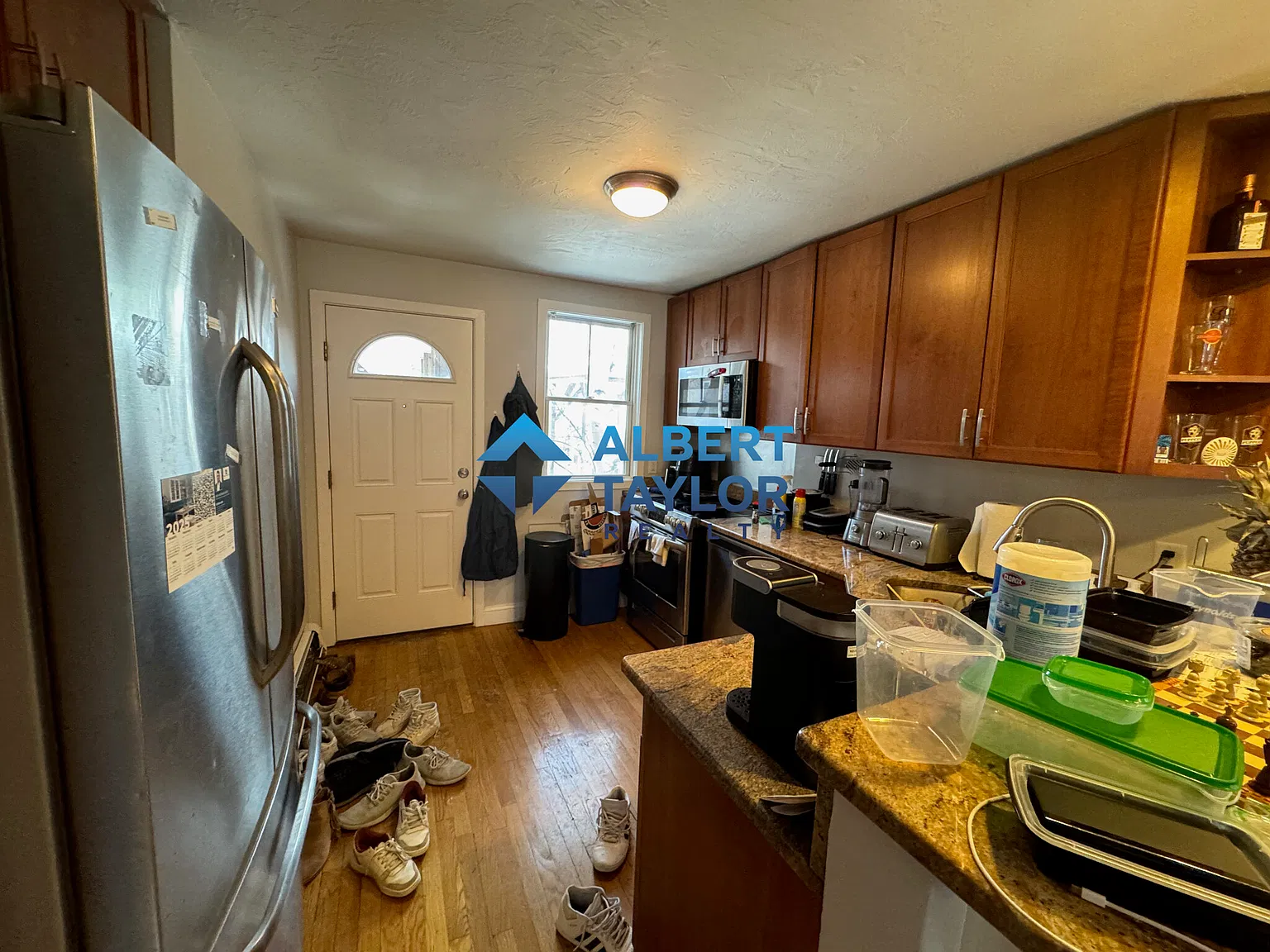 5 bed, 9999 sqft, $8,500 — Photo 4
