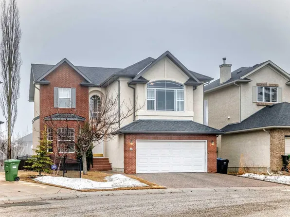 68 Strathlea Close SW, Calgary, AB T3H 5B1