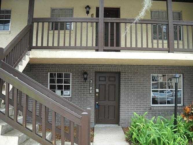 Front view of 1st floor unit
