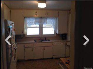 9151 Ashdown Ave, White Lake, MI 48386