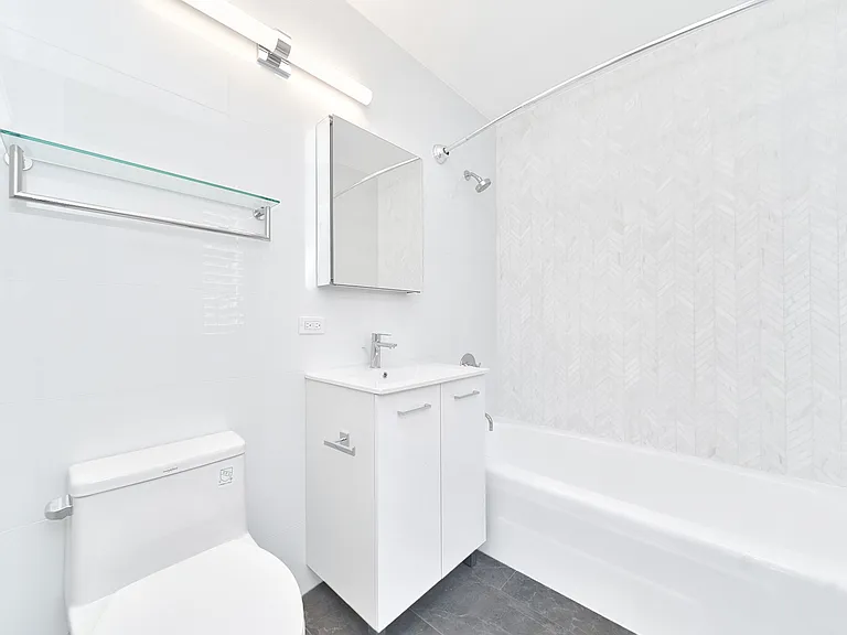 160 Riverside Blvd #9U — Photo 16