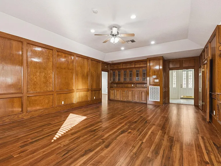 14819 Walbrook Dr — Photo 13
