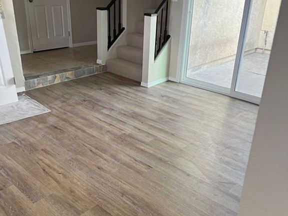 3rd image of 483 Quail Ct