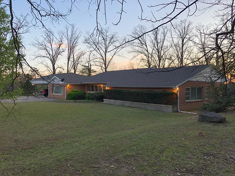 1201 Lurlyn Dr — Photo 12