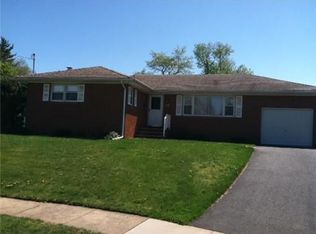 10 Conover Ct, Edison, NJ 08817