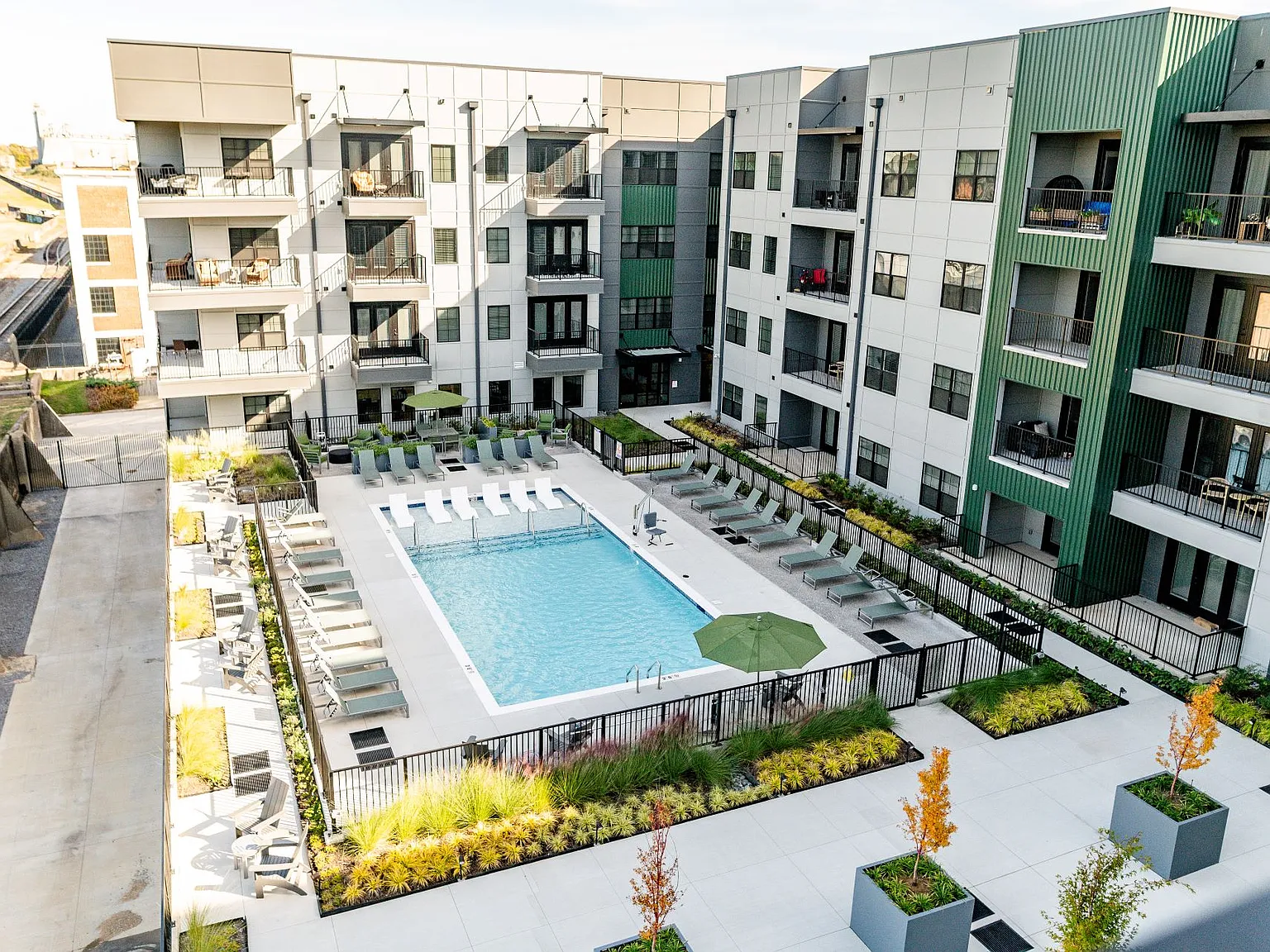 Harbor Side at Conwood Flats Apartments — Photo 1