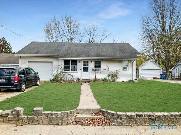 107 Harrison Ave, Swanton, OH 43558