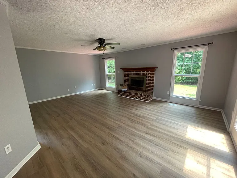 1307 Newfoundland Ct — Photo 9