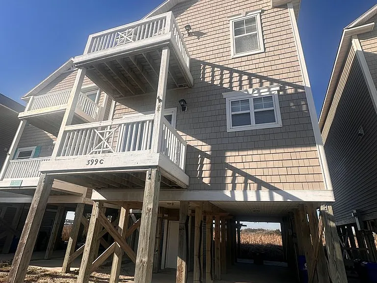 399 N New River Dr #C — Photo 3