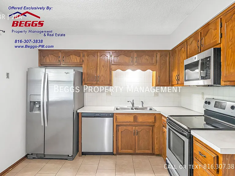 1410 Laurel St — Photo 6