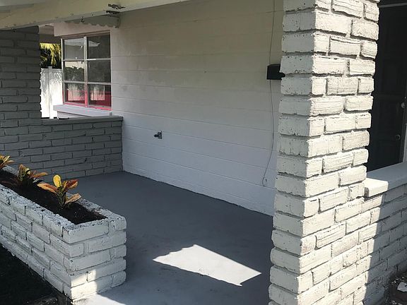 2nd image of 234 Park Blvd N