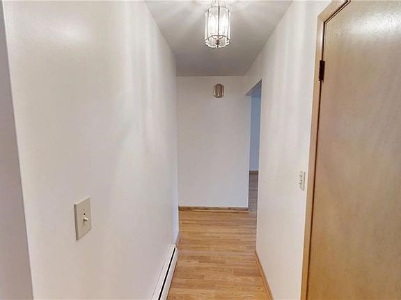 3rd image of 5086 Douglas Dr