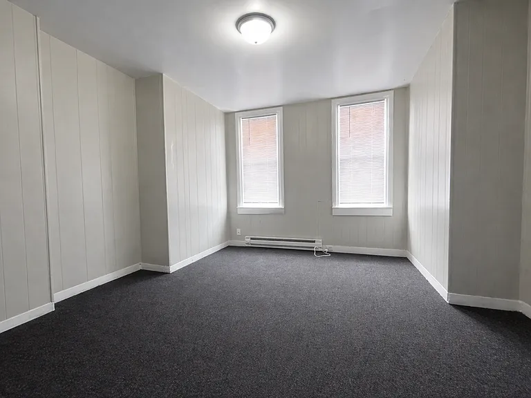 514 N Curley St — Photo 9