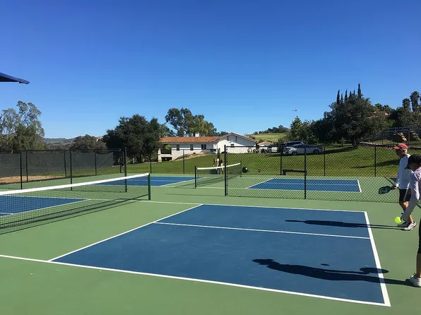 2397 Via Del Robles, Fallbrook, CA 92028