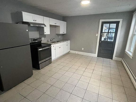 3rd image of 65 King St #3