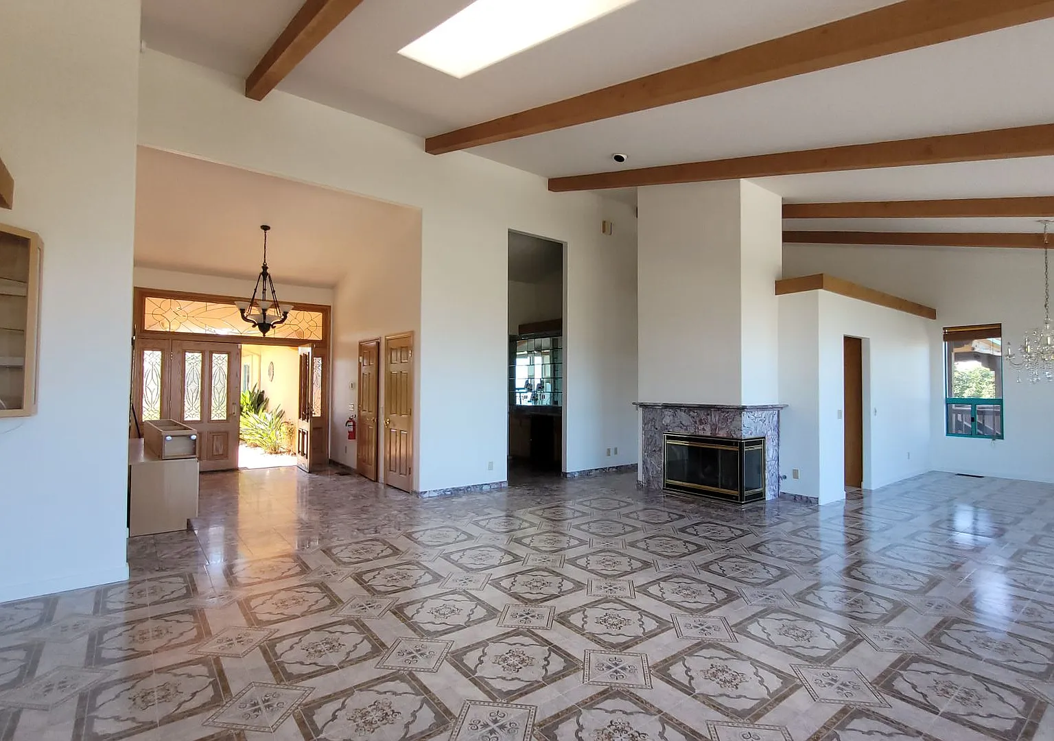 Beautiful, secluded, and peaceful single family home — Photo 4