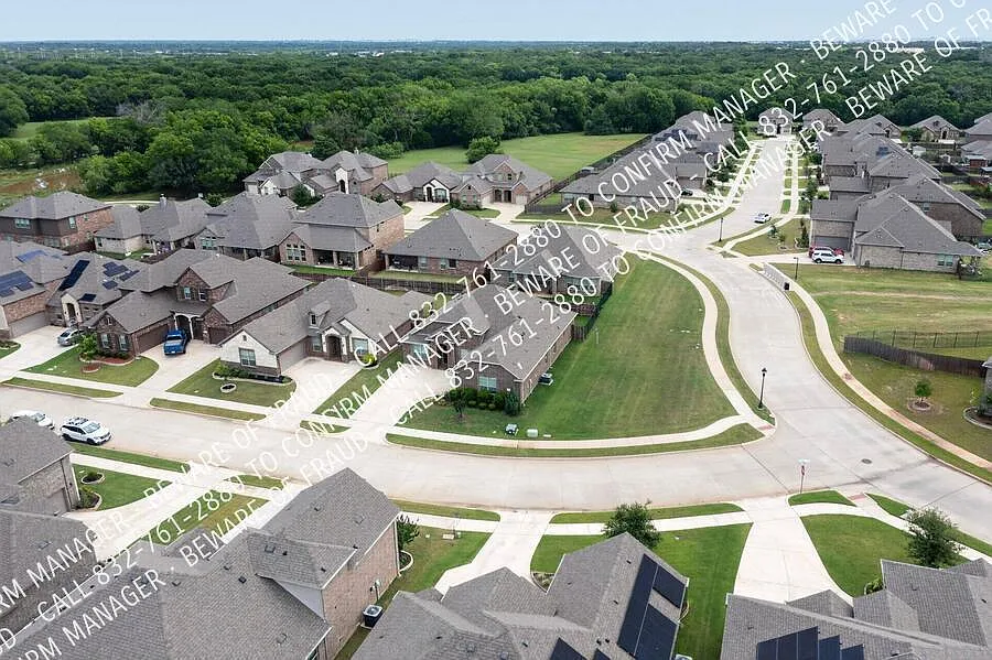 Gorgeous 4/2 in Highcroft Estates! — Photo 3