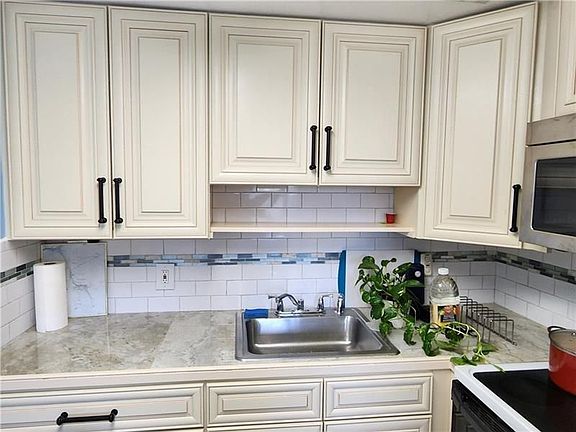 3rd image of 4089 Harwood Dr #4089-F