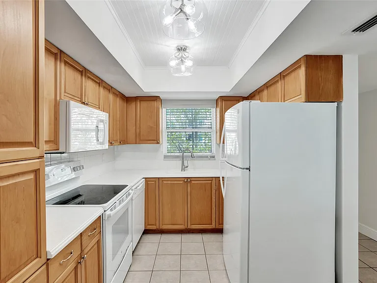 1750 S Ocean Blvd #306E — Photo 8