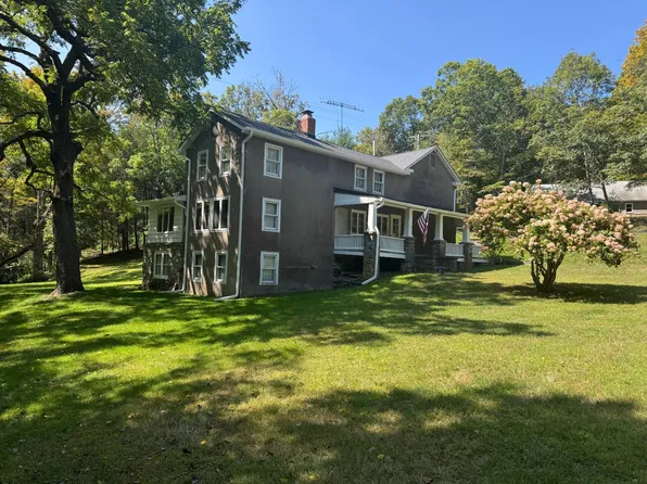 189 Wilson Hill Rd, Dingmans Ferry, PA 18328