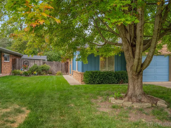 305 S Jackson St, Batavia, IL 60510