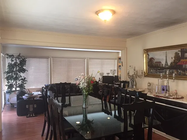 6 bed, 2773 sqft, $7,800 — Photo 3