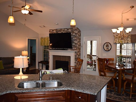 5th image of 4758 Sweetwater Dr