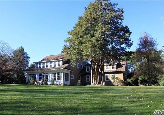 2nd image of 3 Pebble Hill Dr